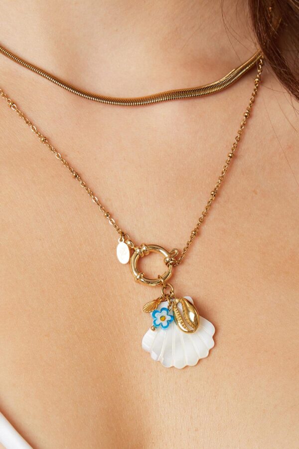216548 M1 Ketting Shell Charm