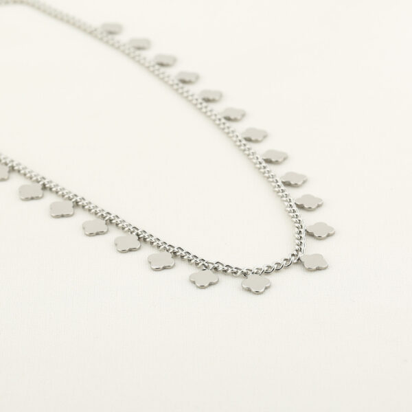 JE15623_121_1 Ketting Camille