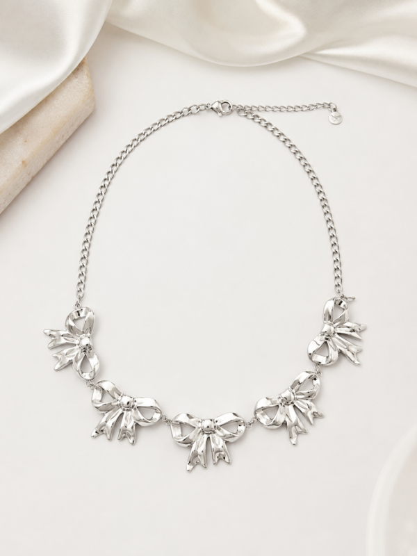 a2cc2a71-ba3e-4ff6-bf32-058e3d5649fc Ketting Big Bows Zilver